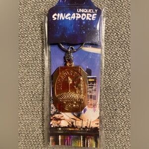 Singapore Merlion Keychain – Brushed Steel & Gold-Tone Souvenir